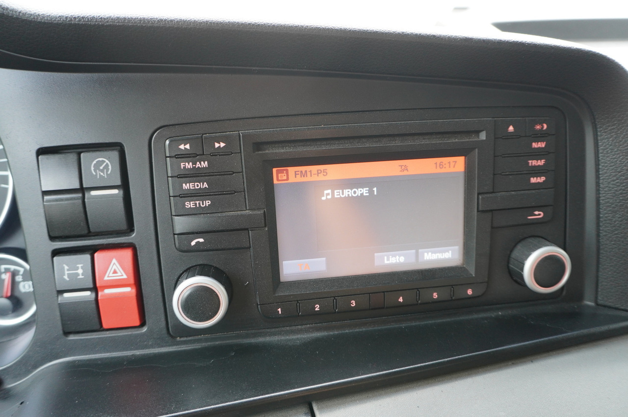 Camion hydrocureur MAN TGM 26.340 E6 / RIVARD sewage cleaner 11.8 m3 / 170 tho. km / steered axle: photos 30 Camion hydrocureur MAN TGM 26.340 E6 / RIVARD sewage cleaner 11.8 m3 / 170 tho. km / steered axle: photos 30