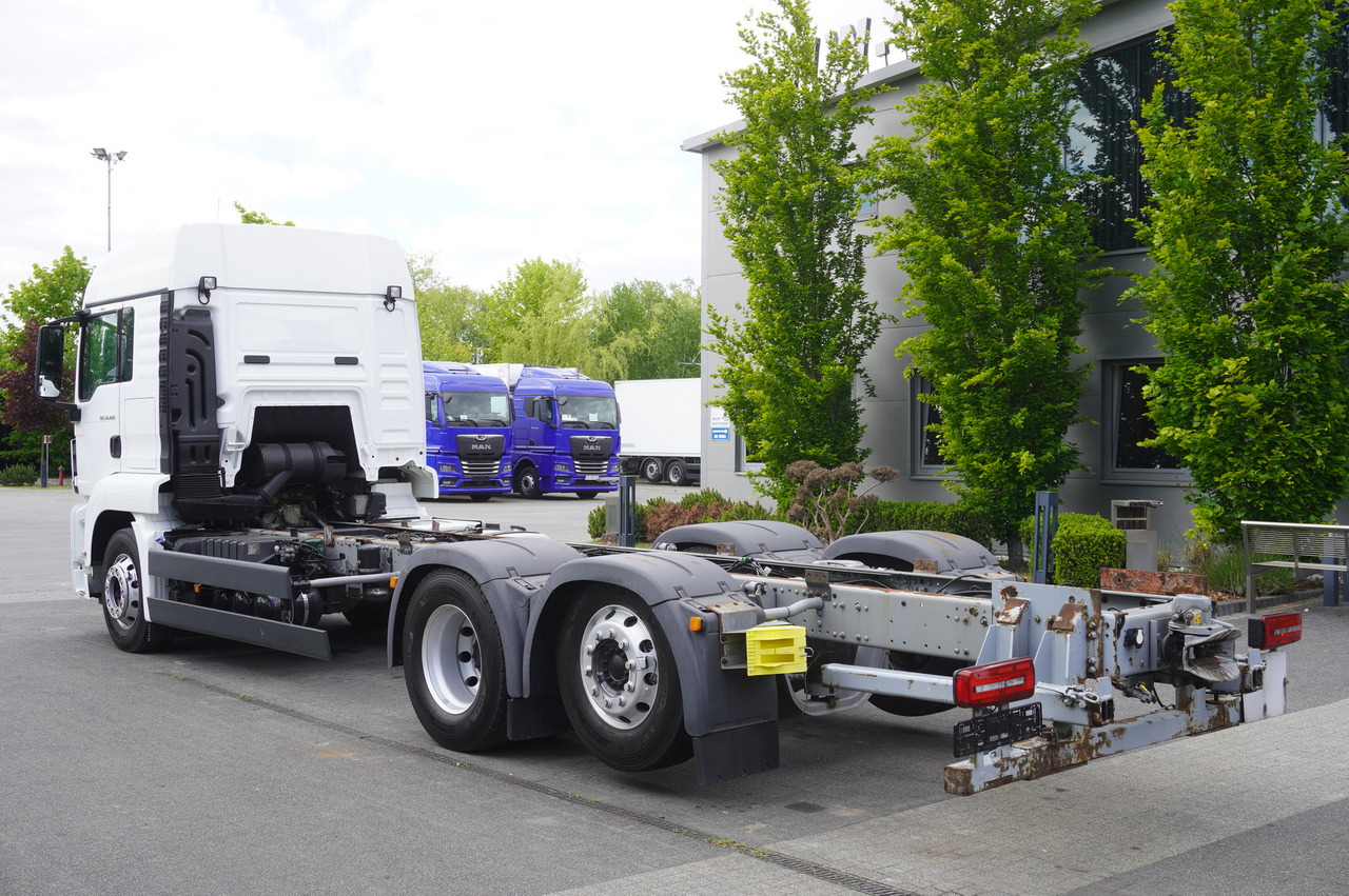 MAN TGS 26.420 / 7.5 m chassis / 14.5 t load cap. / Sleeping cab - Châssis cabine: photos 3 MAN TGS 26.420 / 7.5 m chassis / 14.5 t load cap. / Sleeping cab - Châssis cabine: photos 3