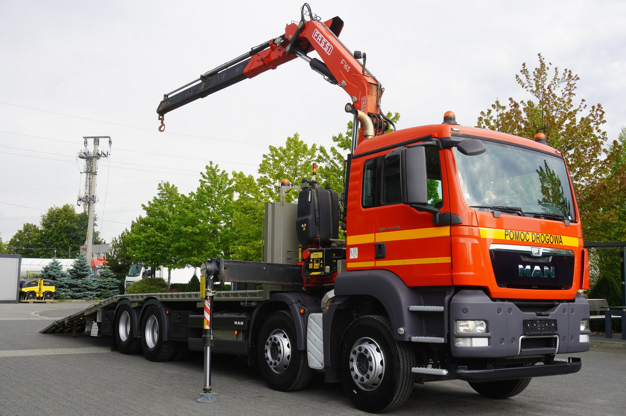 MAN TGS 35.360 E5 8x2 / FASSI F165 / 5.4 T cap. / 8.25 m reach - Camion grue: photos 2 MAN TGS 35.360 E5 8x2 / FASSI F165 / 5.4 T cap. / 8.25 m reach - Camion grue: photos 2