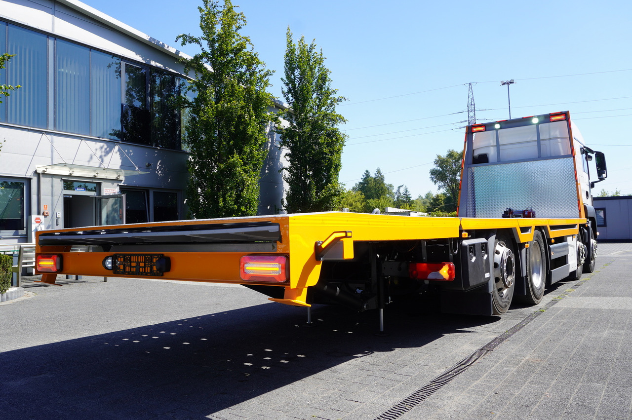 MAN TGS 35.420 8×2 / New tow truck / 3 steered axles / 20 T cap. / Sleeper cab - Camion porte-voitures: photos 2 MAN TGS 35.420 8×2 / New tow truck / 3 steered axles / 20 T cap. / Sleeper cab - Camion porte-voitures: photos 2