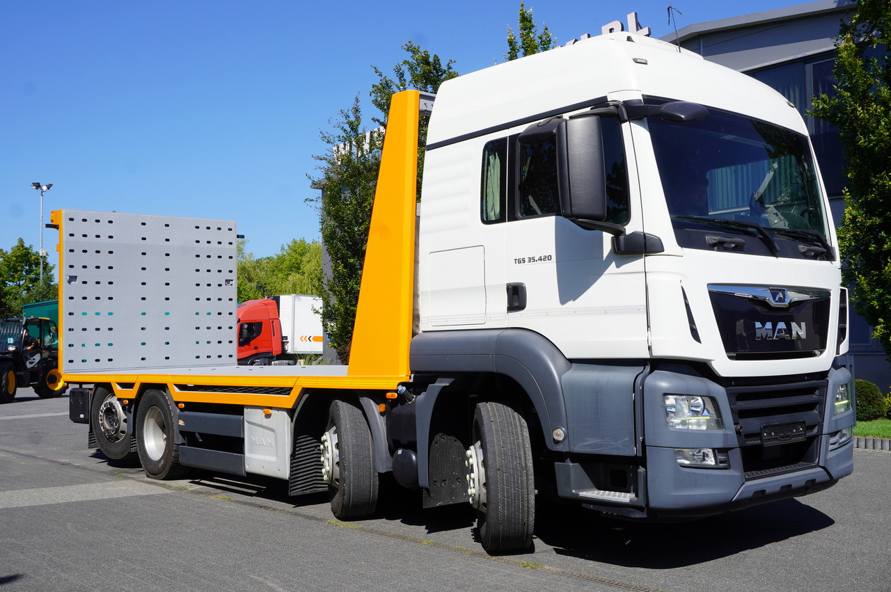 MAN TGS 35.420 8×2 / New tow truck / 3 steered axles / 20 T cap. / Sleeper cab - Camion porte-voitures: photos 5 MAN TGS 35.420 8×2 / New tow truck / 3 steered axles / 20 T cap. / Sleeper cab - Camion porte-voitures: photos 5