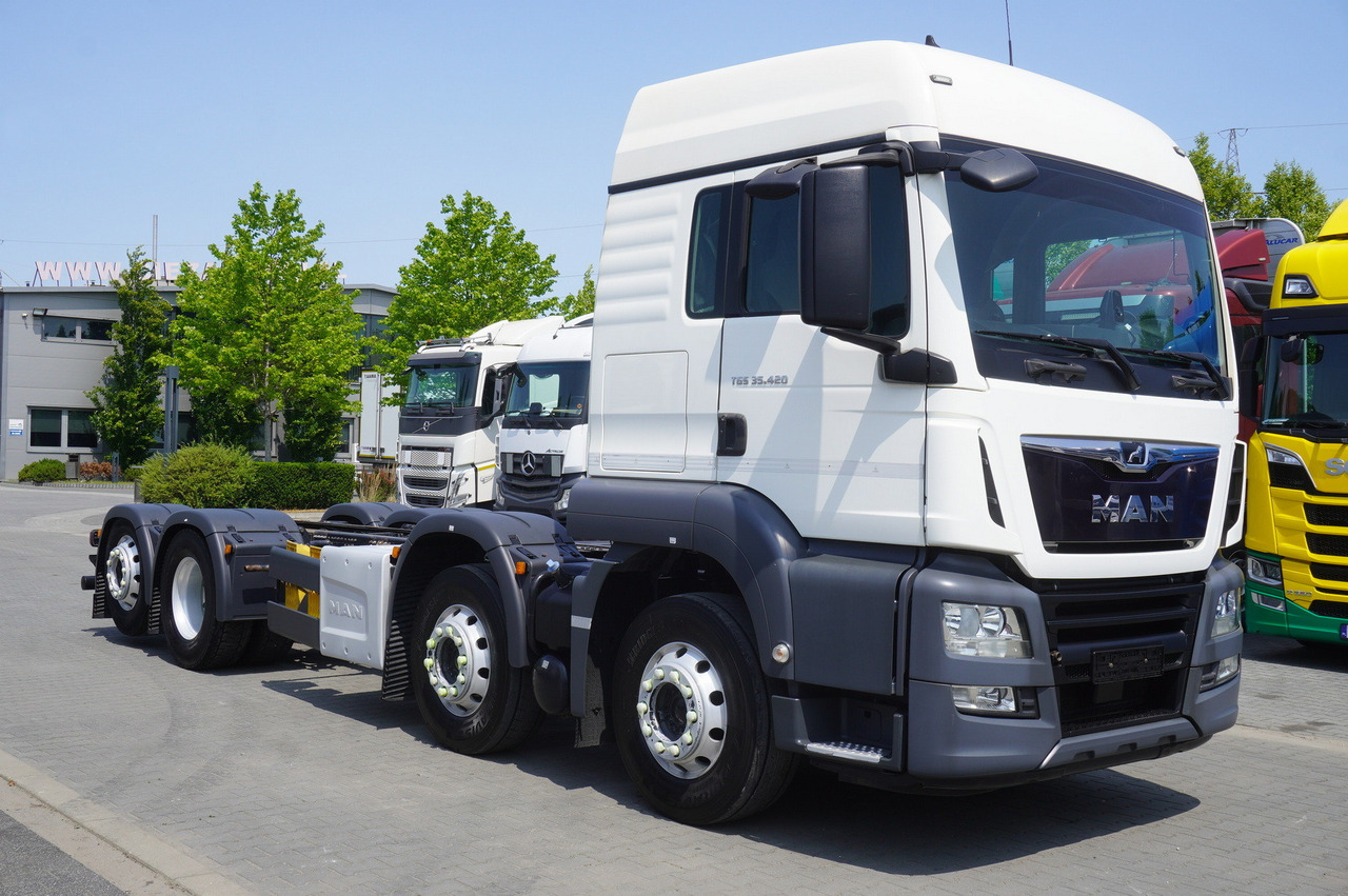 Châssis cabine MAN TGS 35.420 8x2 / Chassis 6.4 m / 3 steered axles: photos 7