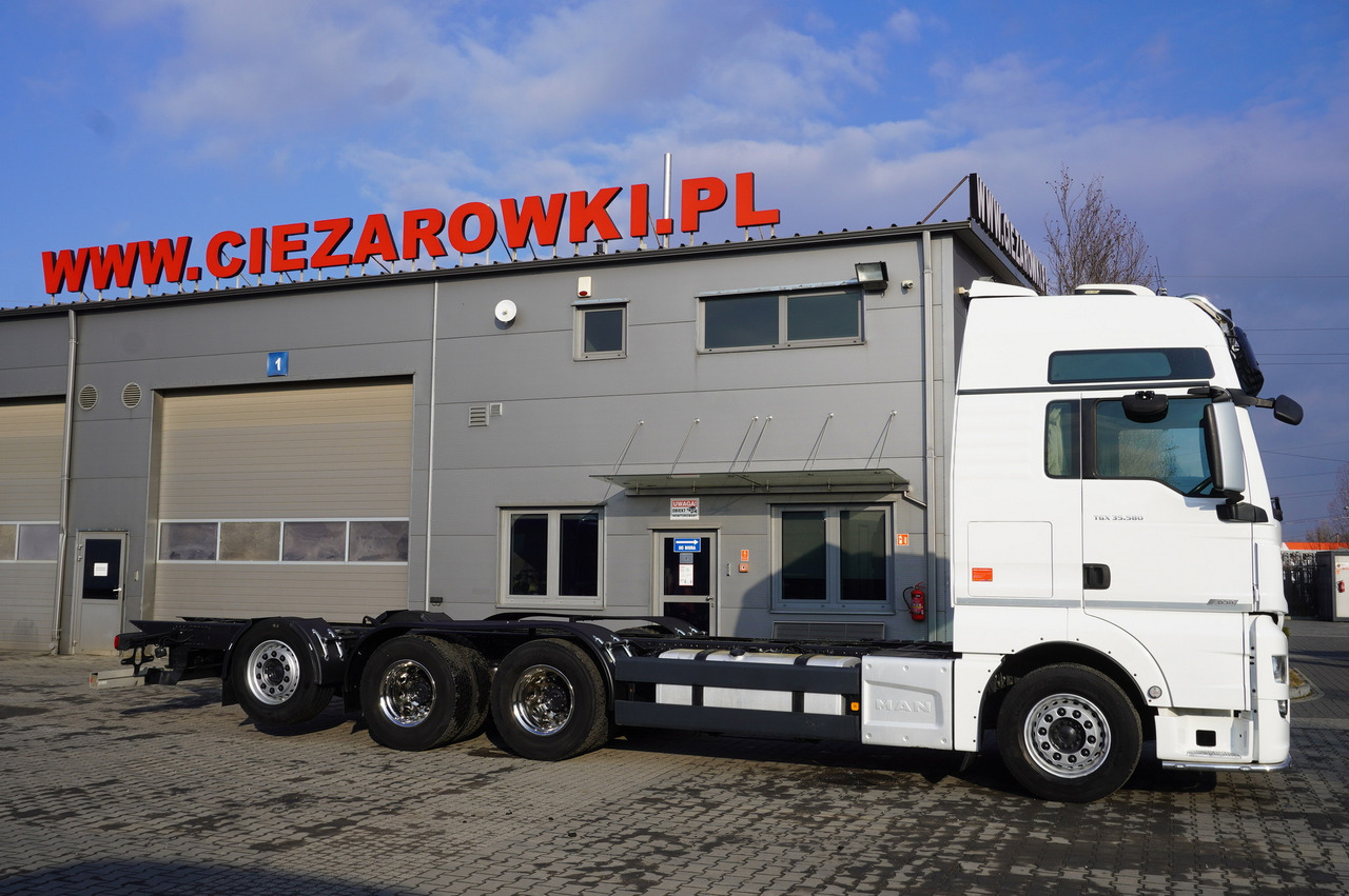 MAN TGX 35.580 E6 8x4/4 - 8.8m chassis frame - Camion grue: photos 4 MAN TGX 35.580 E6 8x4/4 - 8.8m chassis frame - Camion grue: photos 4