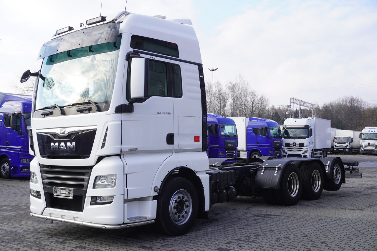 MAN TGX 35.580 E6 8x4/4 - 8.8m chassis frame - Camion grue: photos 2 MAN TGX 35.580 E6 8x4/4 - 8.8m chassis frame - Camion grue: photos 2