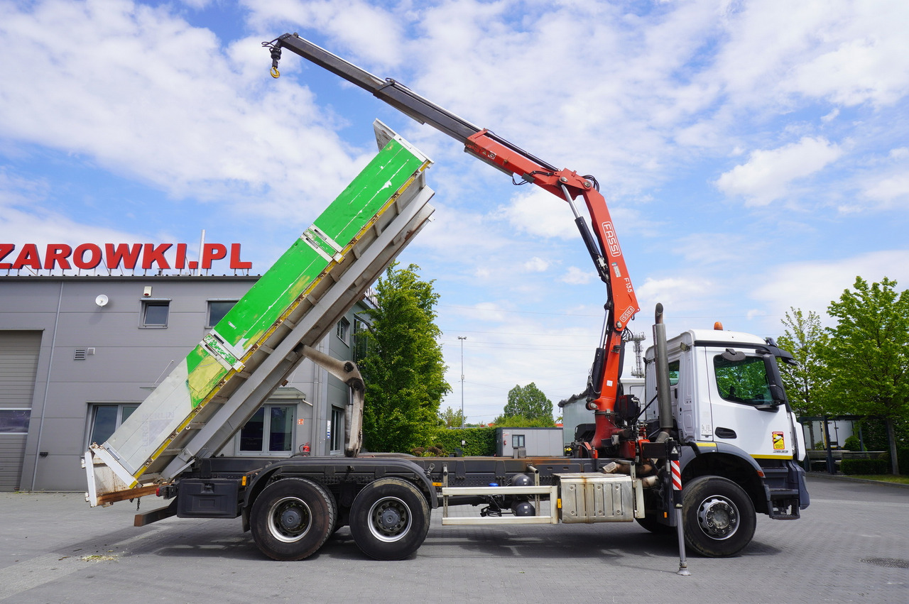 MERCEDES-BENZ AROCS 2633 6x4 / 5.5 T crane FASSI F135 / Tipper 15 EPAL - Camion plateau, Camion grue: photos 4 MERCEDES-BENZ AROCS 2633 6x4 / 5.5 T crane FASSI F135 / Tipper 15 EPAL - Camion plateau, Camion grue: photos 4