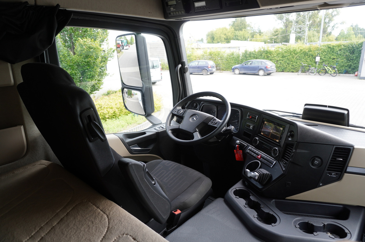 Camion frigorifique MERCEDES-BENZ Actros 1824 / Refrigerator 22 EPAL / Carrier Supra 850 / Sleeping cabin: photos 27 Camion frigorifique MERCEDES-BENZ Actros 1824 / Refrigerator 22 EPAL / Carrier Supra 850 / Sleeping cabin: photos 27