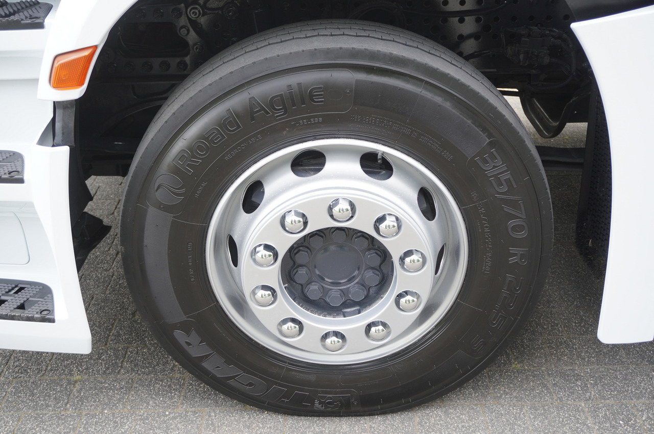 Camion frigorifique MERCEDES-BENZ Actros 1824 / Refrigerator 22 EPAL / Carrier Supra 850 / Sleeping cabin: photos 18 Camion frigorifique MERCEDES-BENZ Actros 1824 / Refrigerator 22 EPAL / Carrier Supra 850 / Sleeping cabin: photos 18