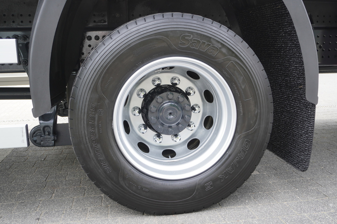 Camion frigorifique MERCEDES-BENZ Actros 1824 / Refrigerator 22 EPAL / Carrier Supra 850 / Sleeping cabin: photos 11 Camion frigorifique MERCEDES-BENZ Actros 1824 / Refrigerator 22 EPAL / Carrier Supra 850 / Sleeping cabin: photos 11