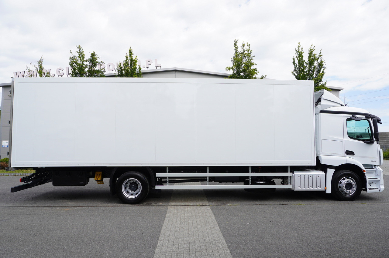 Camion frigorifique MERCEDES-BENZ Actros 1824 / Refrigerator 22 EPAL / Carrier Supra 850 / Sleeping cabin: photos 7 Camion frigorifique MERCEDES-BENZ Actros 1824 / Refrigerator 22 EPAL / Carrier Supra 850 / Sleeping cabin: photos 7