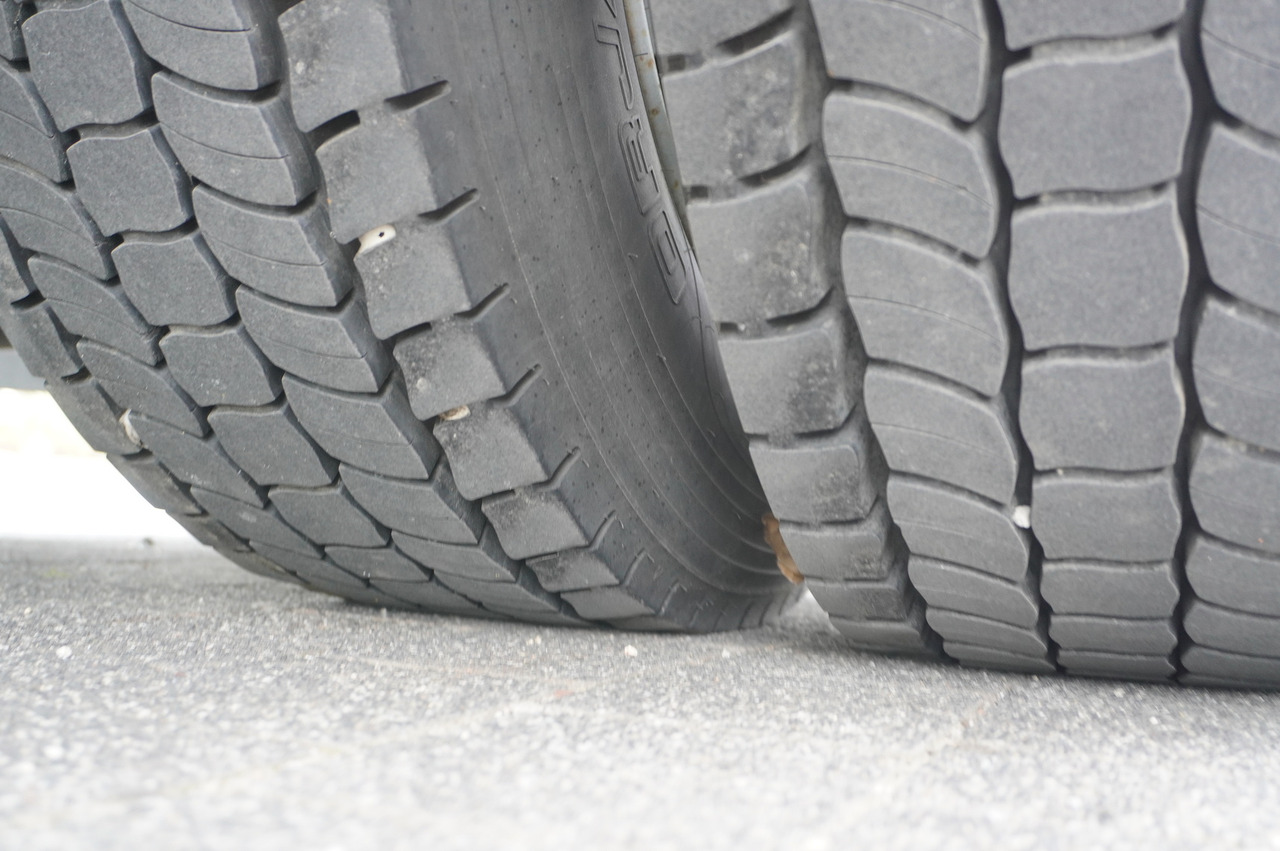 Camion frigorifique MERCEDES-BENZ Actros 1824 / Refrigerator 22 EPAL / Carrier Supra 850 / Sleeping cabin: photos 12