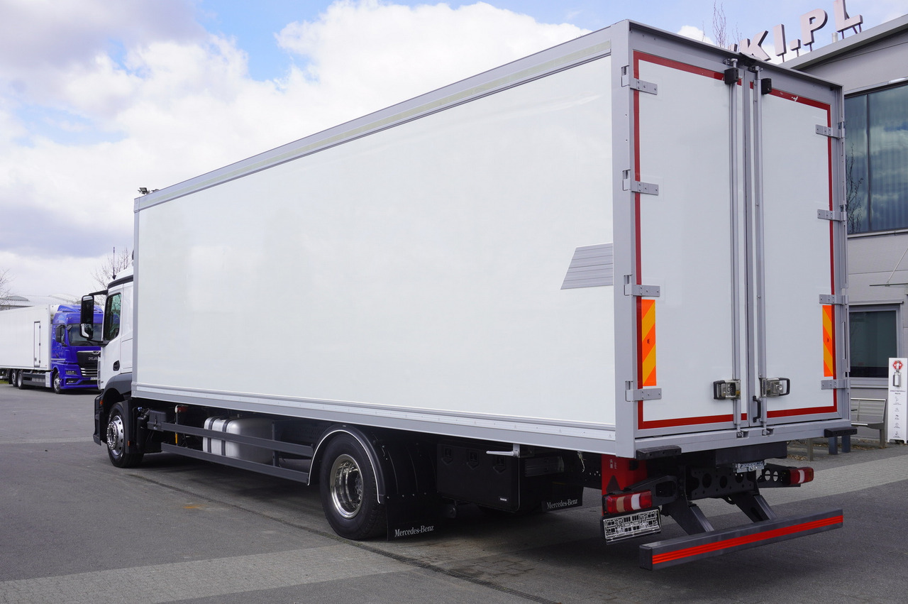 MERCEDES-BENZ Actros 1824 / Refrigerator / Carrier Supra 1250 / Sleeping cabin - Camion frigorifique: photos 5 MERCEDES-BENZ Actros 1824 / Refrigerator / Carrier Supra 1250 / Sleeping cabin - Camion frigorifique: photos 5