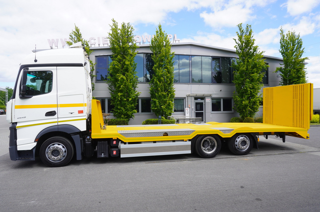 MERCEDES-BENZ Actros 2542 / NEW tow truck / steered 3rd axle - Camion porte-voitures: photos 3 MERCEDES-BENZ Actros 2542 / NEW tow truck / steered 3rd axle - Camion porte-voitures: photos 3