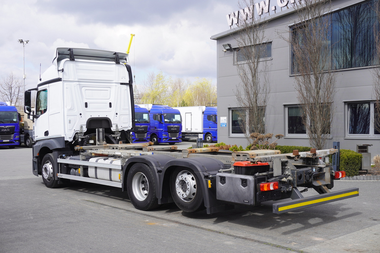 MERCEDES-BENZ Actros 2545 6×2 MP5 / ADR / several units - Camion porte-conteneur/ Caisse mobile: photos 3 MERCEDES-BENZ Actros 2545 6×2 MP5 / ADR / several units - Camion porte-conteneur/ Caisse mobile: photos 3