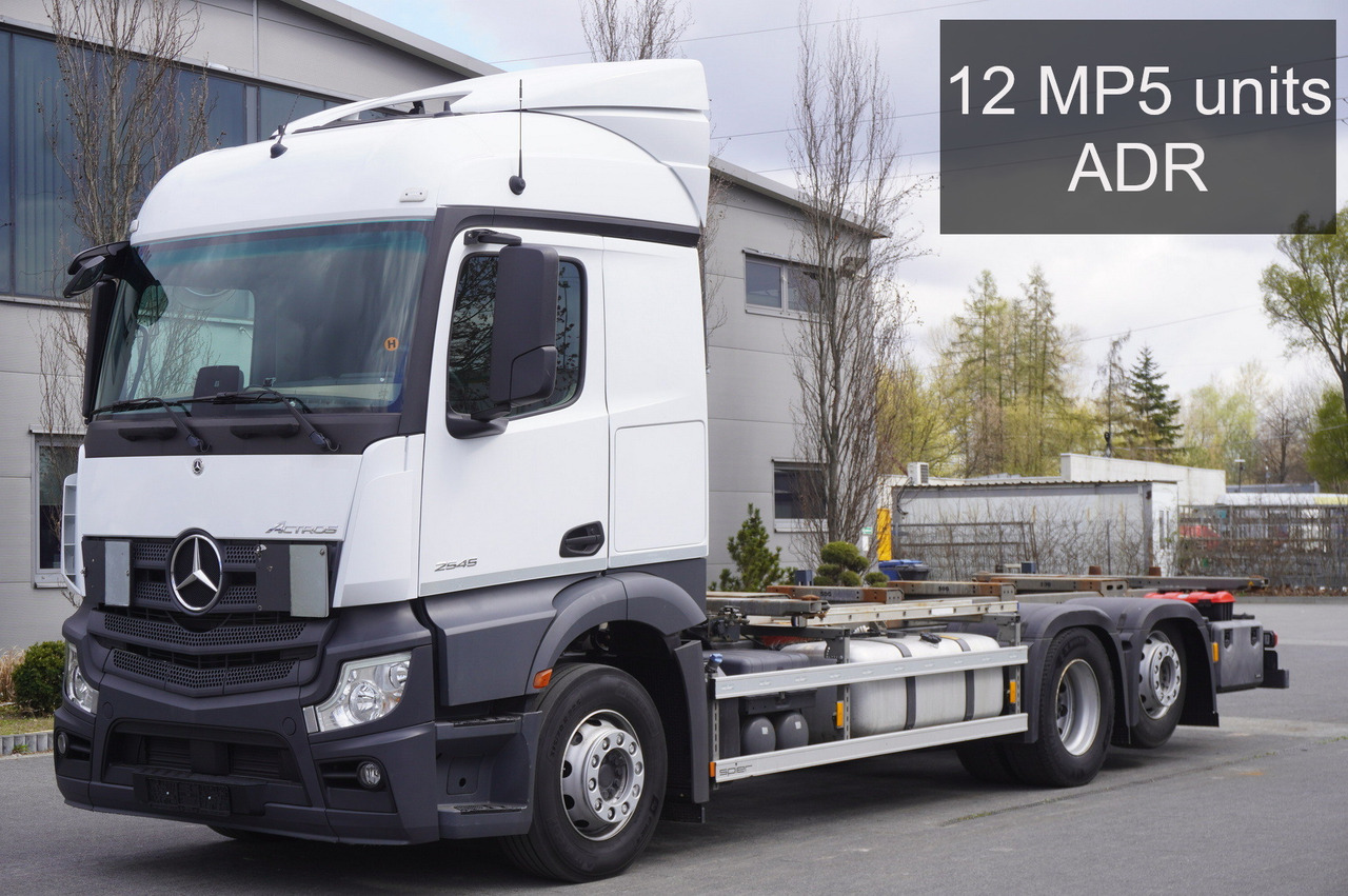 MERCEDES-BENZ Actros 2545 6×2 MP5 / ADR / several units - Camion porte-conteneur/ Caisse mobile: photos 1 MERCEDES-BENZ Actros 2545 6×2 MP5 / ADR / several units - Camion porte-conteneur/ Caisse mobile: photos 1