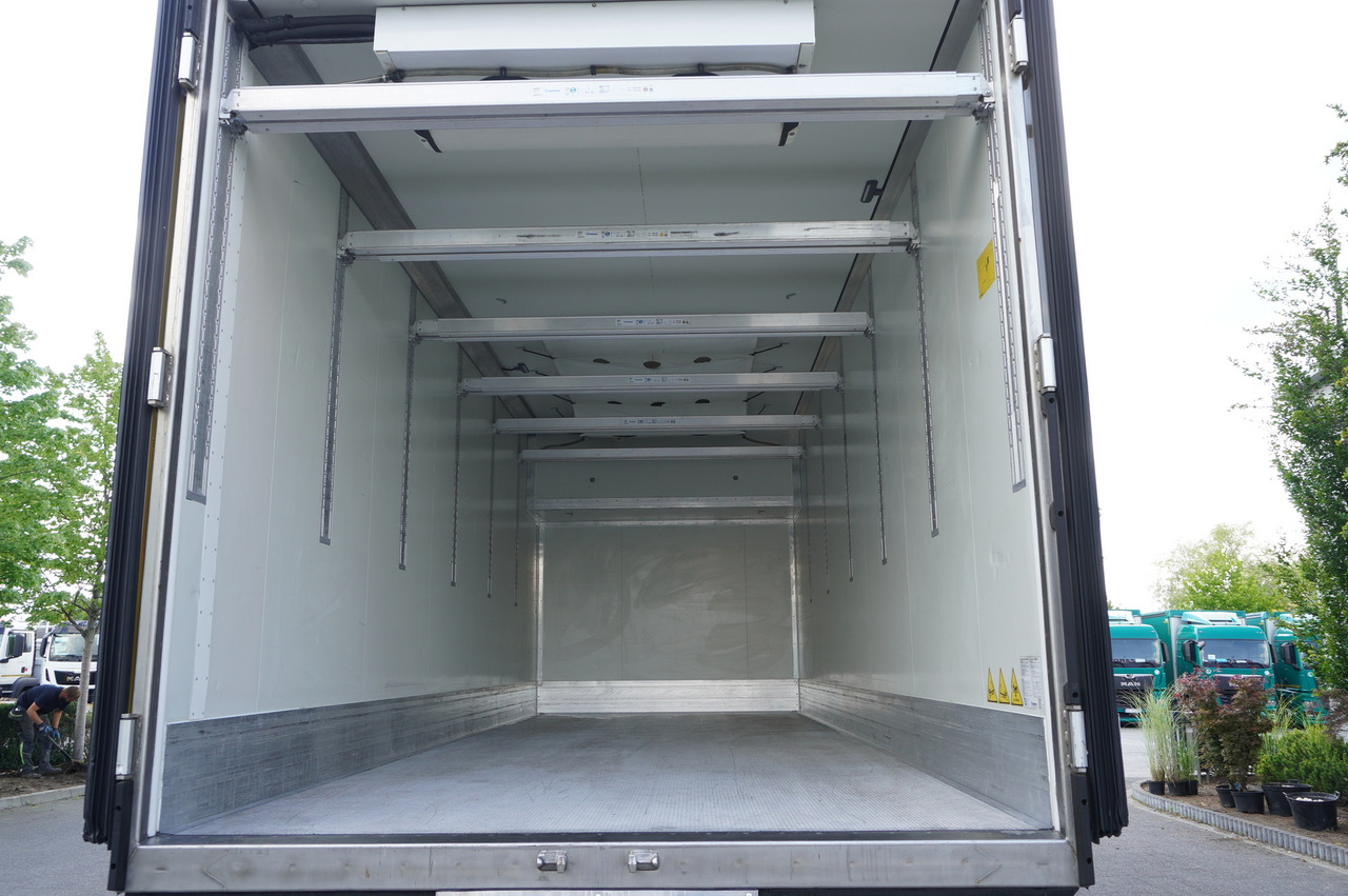 MERCEDES-BENZ Actros 2548 MP5 / Krone Refrigerator Multitemperature / Doppelstock 36 EPAL / GIGA Space cabin - Camion frigorifique: photos 4 MERCEDES-BENZ Actros 2548 MP5 / Krone Refrigerator Multitemperature / Doppelstock 36 EPAL / GIGA Space cabin - Camion frigorifique: photos 4