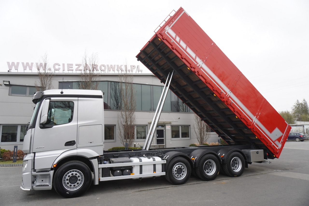MERCEDES-BENZ Actros 3563 8x4 / Tipper for grain 20 t load capacity - Camion plateau: photos 4 MERCEDES-BENZ Actros 3563 8x4 / Tipper for grain 20 t load capacity - Camion plateau: photos 4