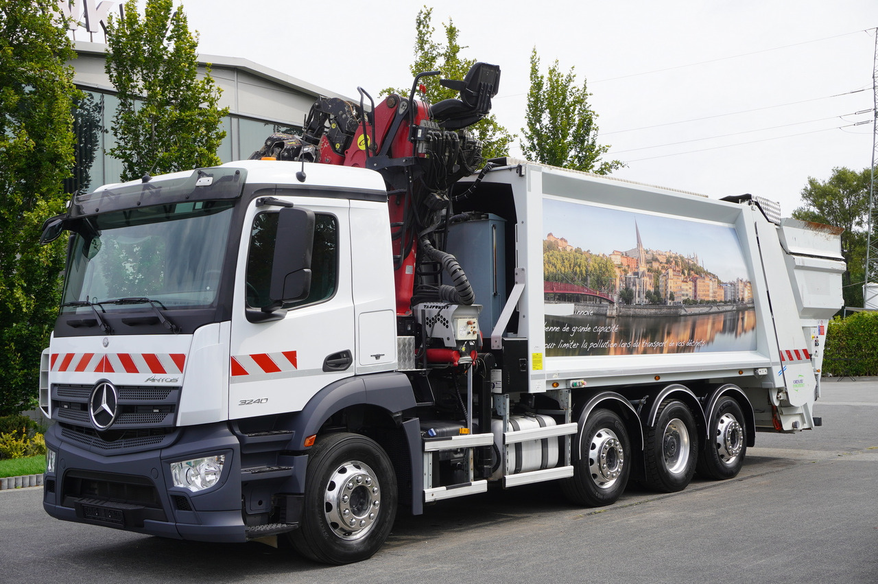 MERCEDES-BENZ Antos 3240 8x2 / Tajfun 5T crane / Farid Industries garbage truck/ 3 steered axles - Camion grue: photos 3 MERCEDES-BENZ Antos 3240 8x2 / Tajfun 5T crane / Farid Industries garbage truck/ 3 steered axles - Camion grue: photos 3