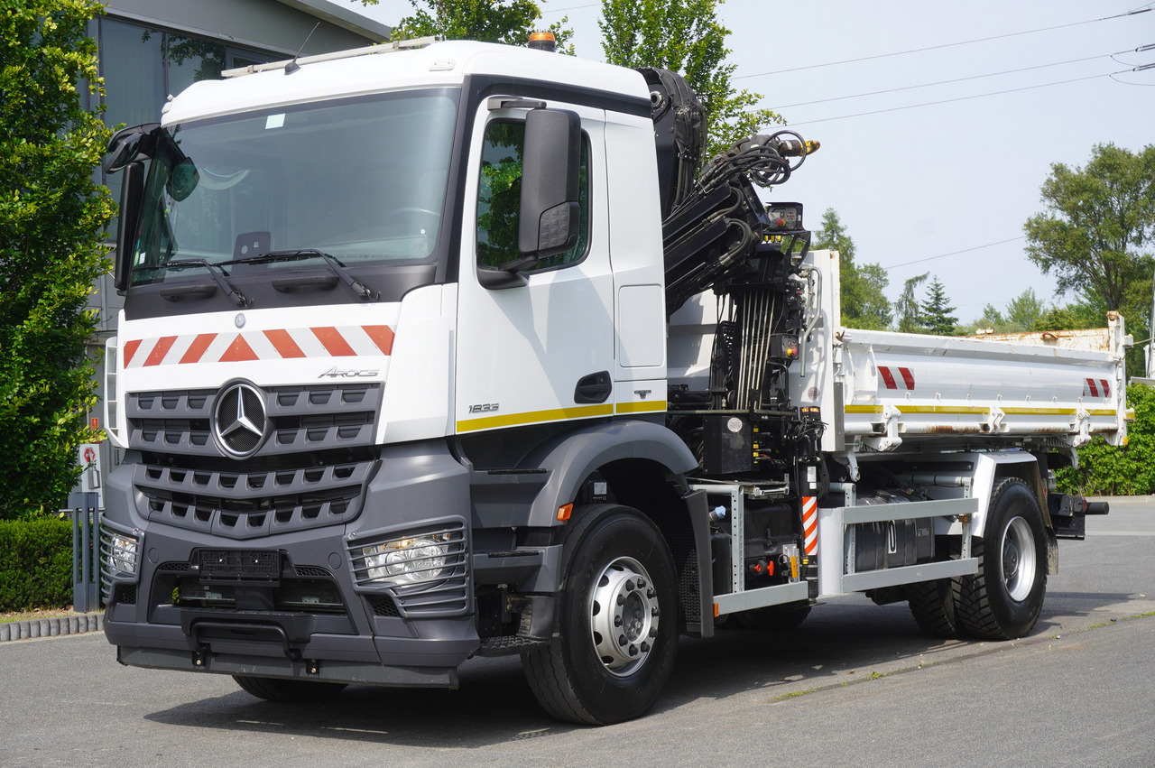 MERCEDES-BENZ Arocs 1833 / 87,000 km!!! / Hds HIAB X-DUO 128 B-2 / three-sided tipper - Camion grue, Camion grue: photos 3 MERCEDES-BENZ Arocs 1833 / 87,000 km!!! / Hds HIAB X-DUO 128 B-2 / three-sided tipper - Camion grue, Camion grue: photos 3