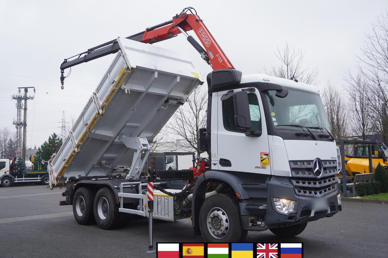 MERCEDES-BENZ Arocs 2636 6x4 / 2-way tipper / Fassi F135A.0.23 / remote control / Rotator - Camion grue: photos 1 MERCEDES-BENZ Arocs 2636 6x4 / 2-way tipper / Fassi F135A.0.23 / remote control / Rotator - Camion grue: photos 1