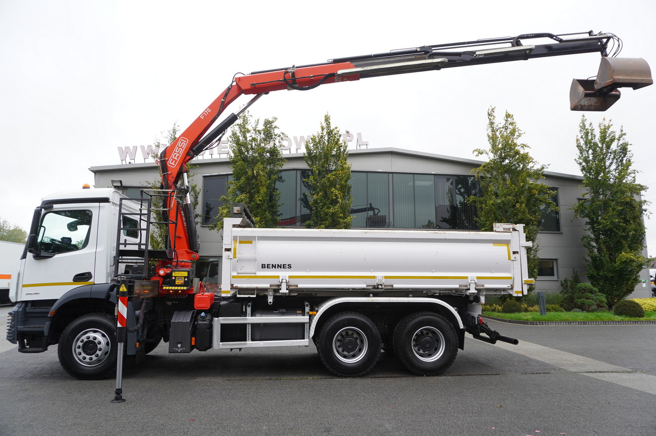 MERCEDES-BENZ Arocs 2636 6x4 / Fassi F175 / 7.7 t / 10 m / 2-side tipper / Bortmatic - Camion benne, Camion grue: photos 5 MERCEDES-BENZ Arocs 2636 6x4 / Fassi F175 / 7.7 t / 10 m / 2-side tipper / Bortmatic - Camion benne, Camion grue: photos 5