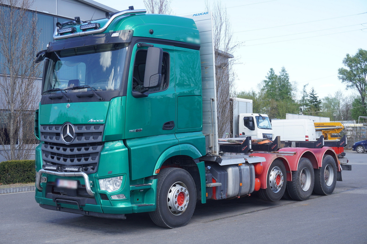 Mercedes-Benz Arocs 3563 8 × 4 / 630 HP / steered axle / Logging superstructure - Camion grumier: photos 3 Mercedes-Benz Arocs 3563 8 × 4 / 630 HP / steered axle / Logging superstructure - Camion grumier: photos 3