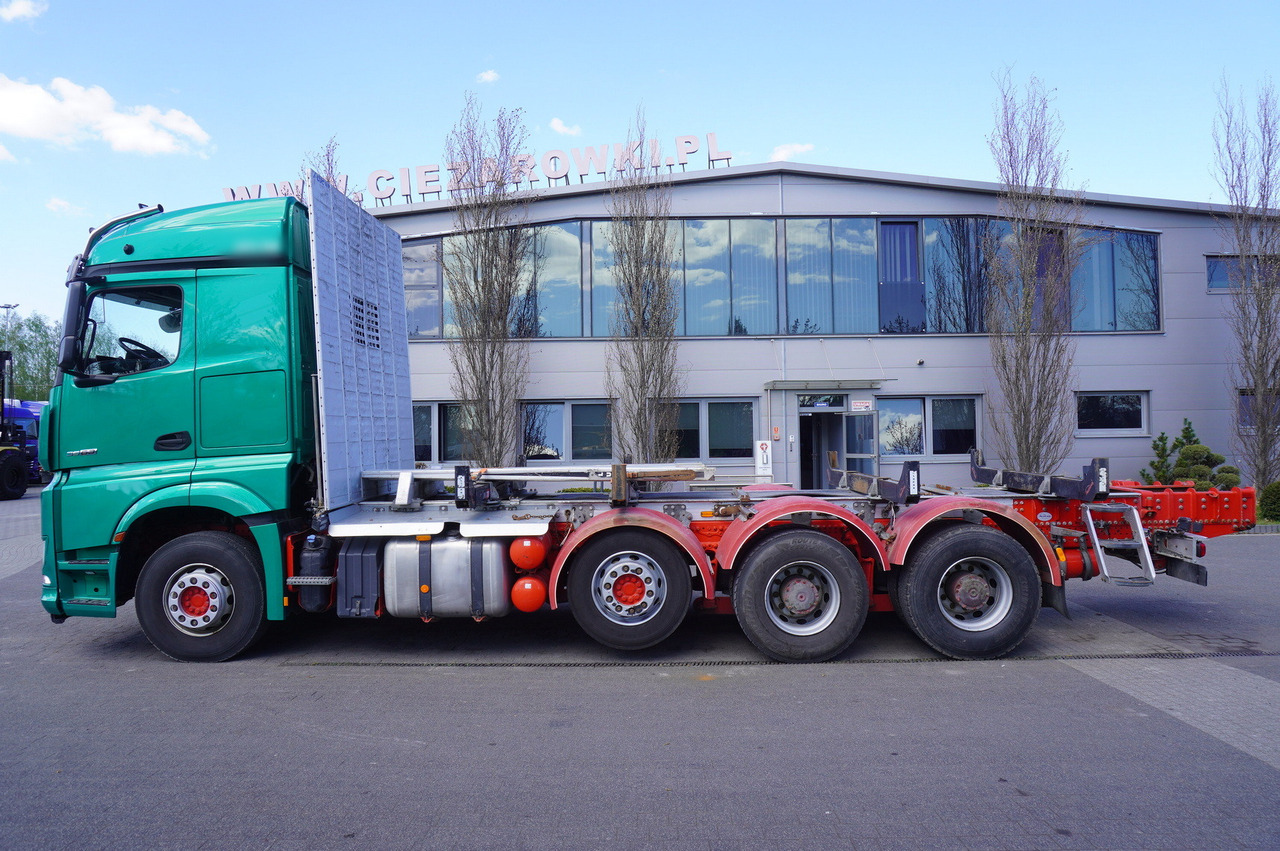 Mercedes-Benz Arocs 3563 8 × 4 / 630 HP / steered axle / Logging superstructure - Camion grumier: photos 4 Mercedes-Benz Arocs 3563 8 × 4 / 630 HP / steered axle / Logging superstructure - Camion grumier: photos 4