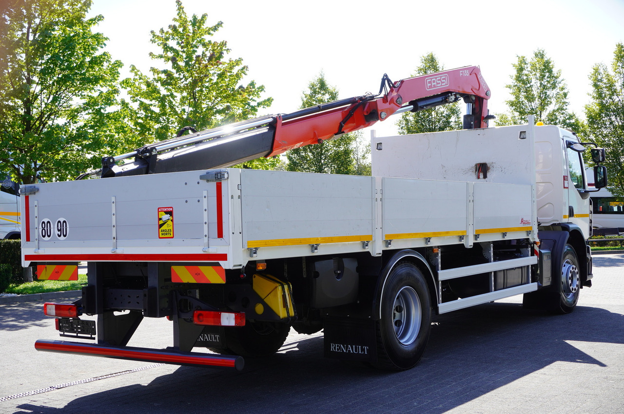 RENAULT C280 DTI 8 / FASSI crane 5.6 T / range 8 m / Flatbed 15 EPAL - Camion plateau, Camion grue: photos 5 RENAULT C280 DTI 8 / FASSI crane 5.6 T / range 8 m / Flatbed 15 EPAL - Camion plateau, Camion grue: photos 5