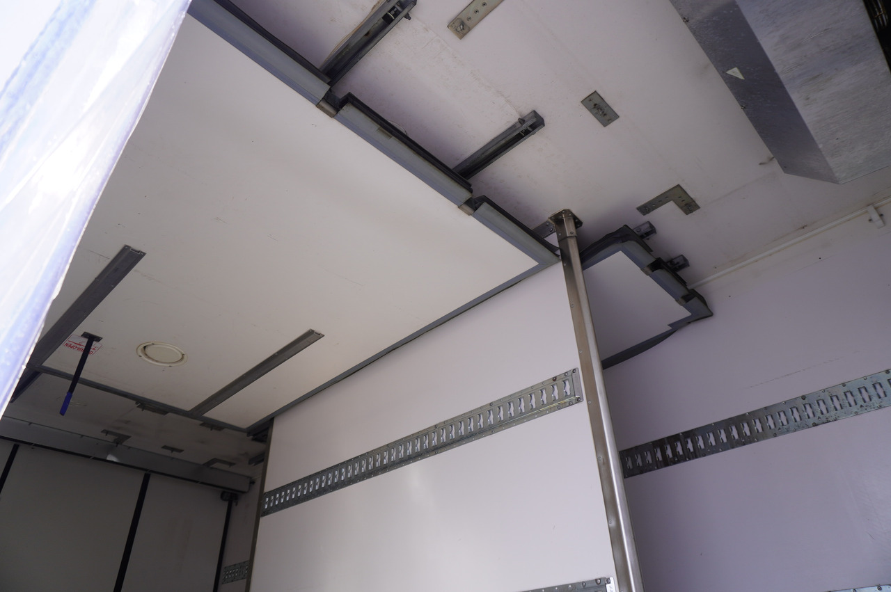 Camion frigorifique RENAULT D12 / Lamberet refrigerated truck / Dhollandia tail lift 1500 kg / 130 thousand km !!: photos 13 Camion frigorifique RENAULT D12 / Lamberet refrigerated truck / Dhollandia tail lift 1500 kg / 130 thousand km !!: photos 13