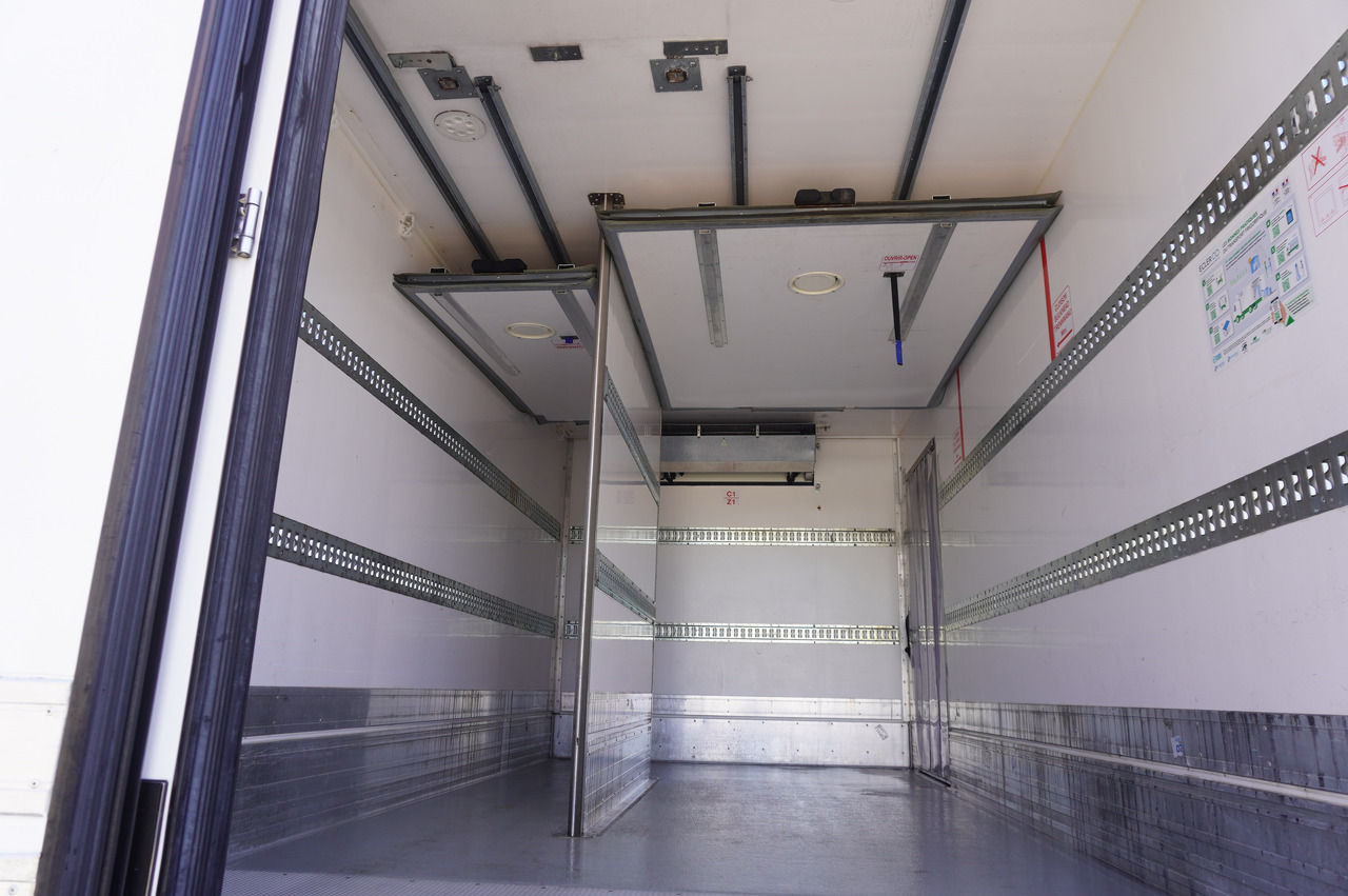 Camion frigorifique RENAULT D12 / Lamberet refrigerated truck / Dhollandia tail lift 1500 kg / 130 thousand km !!: photos 17 Camion frigorifique RENAULT D12 / Lamberet refrigerated truck / Dhollandia tail lift 1500 kg / 130 thousand km !!: photos 17