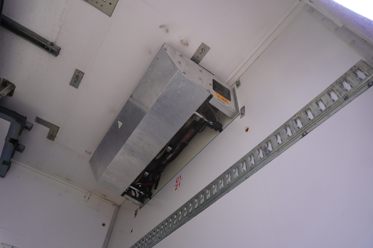 Camion frigorifique RENAULT D12 / Lamberet refrigerated truck / Dhollandia tail lift 1500 kg / 130 thousand km !!: photos 14 Camion frigorifique RENAULT D12 / Lamberet refrigerated truck / Dhollandia tail lift 1500 kg / 130 thousand km !!: photos 14