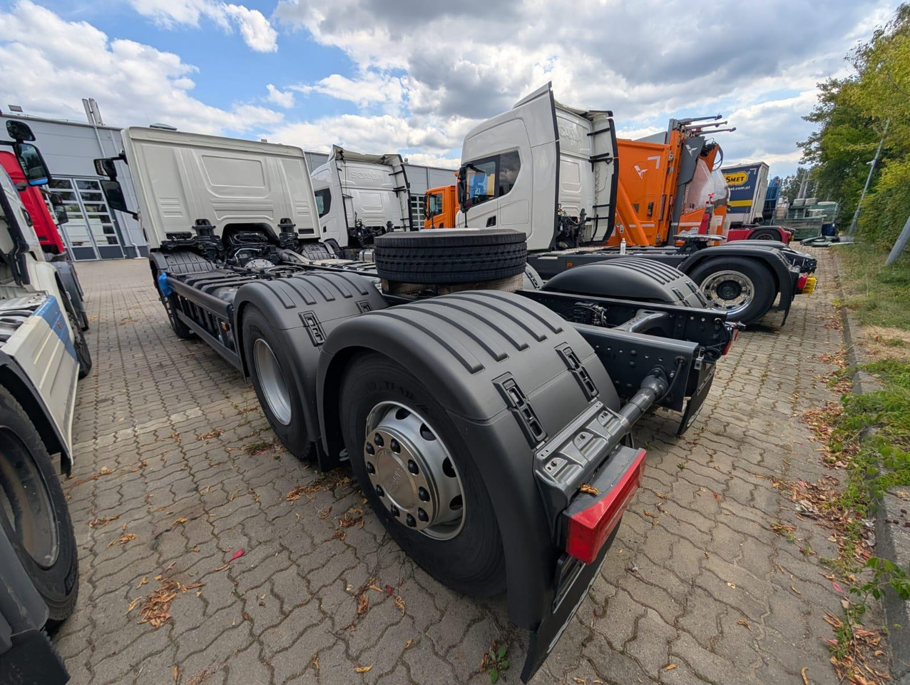 SCANIA P 340 B6x2*4NA / chassis frame / steering axle / CNG - Châssis cabine: photos 4 SCANIA P 340 B6x2*4NA / chassis frame / steering axle / CNG - Châssis cabine: photos 4
