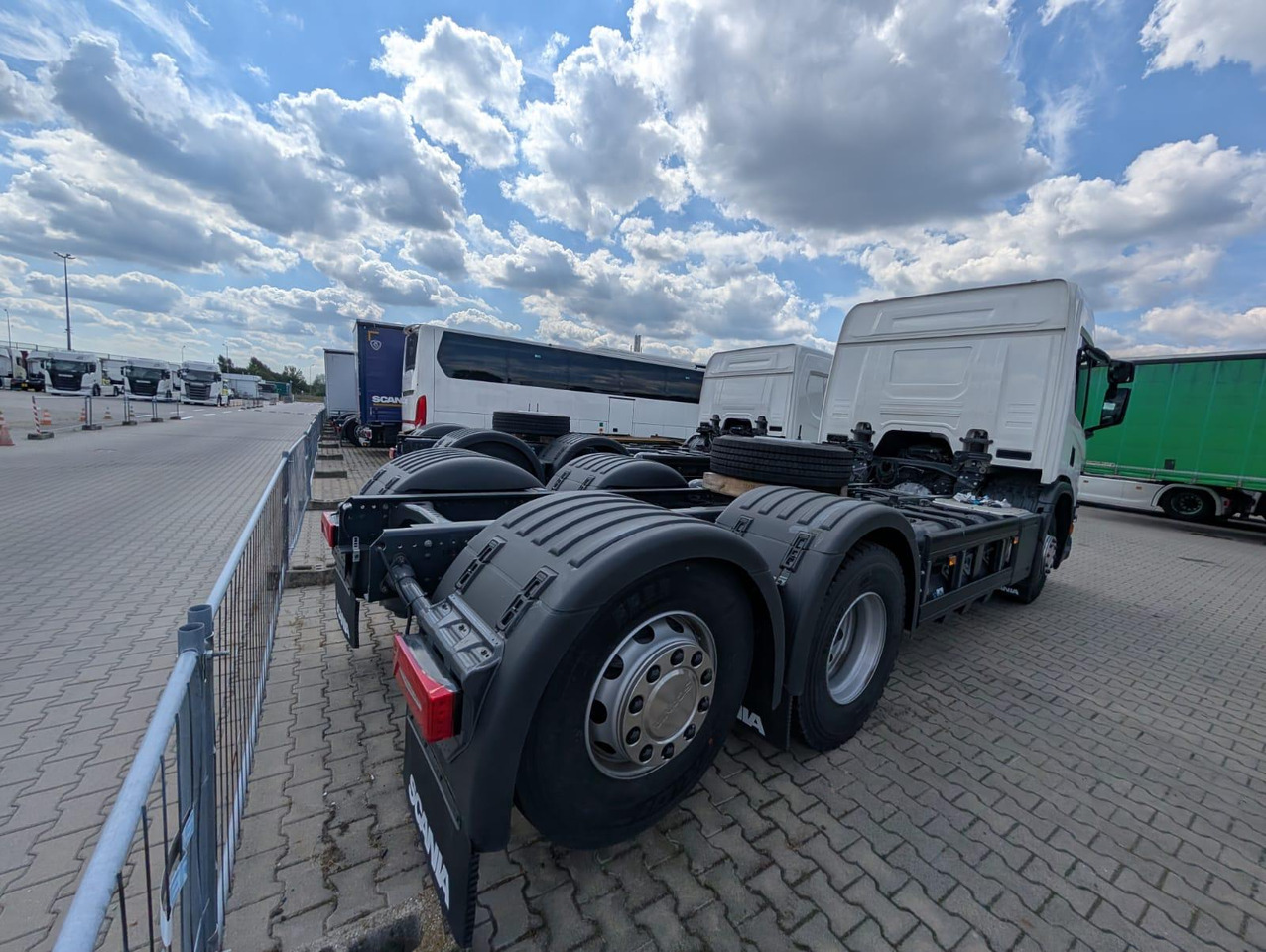 SCANIA P 340 B6x2*4NA / chassis frame / steering axle / CNG / large cab / 8 units - Châssis cabine: photos 4 SCANIA P 340 B6x2*4NA / chassis frame / steering axle / CNG / large cab / 8 units - Châssis cabine: photos 4