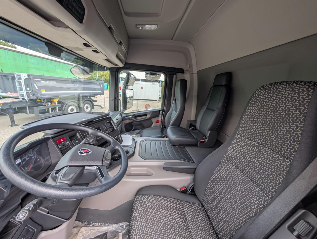 SCANIA P 340 B6x2*4NA / chassis frame / steering axle / CNG / large cab / 8 units - Châssis cabine: photos 5 SCANIA P 340 B6x2*4NA / chassis frame / steering axle / CNG / large cab / 8 units - Châssis cabine: photos 5