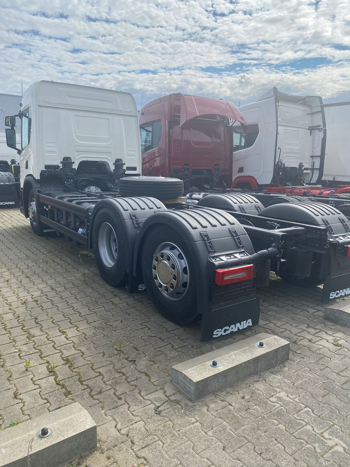 SCANIA P 340 B6x2*4NA / chassis frame / steering axle / CNG / large cab / 8 units - Châssis cabine: photos 3 SCANIA P 340 B6x2*4NA / chassis frame / steering axle / CNG / large cab / 8 units - Châssis cabine: photos 3