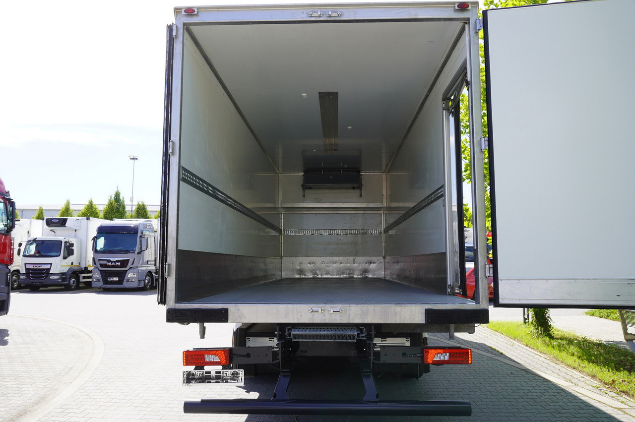 SCANIA R500 / Lecapitaine refrigerator 20 EPAL / Carrier Supra 950 / Steered 3rd axle - Camion frigorifique: photos 5 SCANIA R500 / Lecapitaine refrigerator 20 EPAL / Carrier Supra 950 / Steered 3rd axle - Camion frigorifique: photos 5