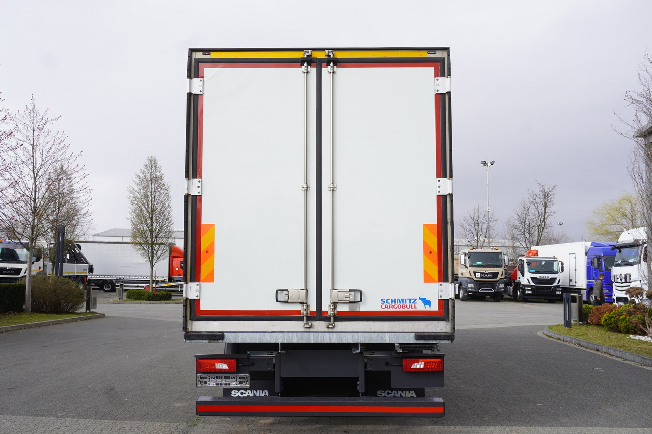 SCANIA R500 / Schmitz meat hook refrigerator / Carrier Supra 950U / 3rd steered axle - Camion frigorifique: photos 4 SCANIA R500 / Schmitz meat hook refrigerator / Carrier Supra 950U / 3rd steered axle - Camion frigorifique: photos 4