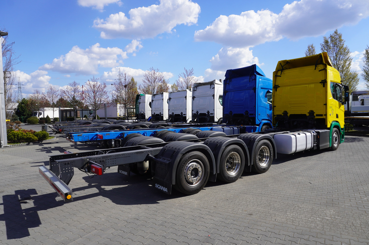 SCANIA R650 V8 / 650 HP/ frame 8.8 m / steered 4th axis / 20 units - Châssis cabine: photos 2 SCANIA R650 V8 / 650 HP/ frame 8.8 m / steered 4th axis / 20 units - Châssis cabine: photos 2