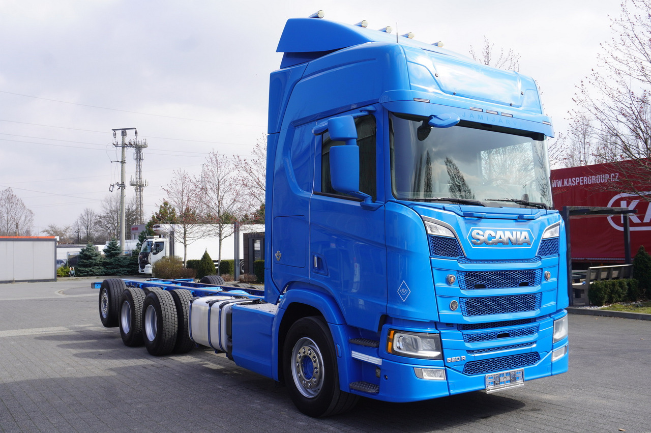 SCANIA R650 V8 / 650 HP/ frame 8.8 m / steered 4th axle - Camion grue: photos 5 SCANIA R650 V8 / 650 HP/ frame 8.8 m / steered 4th axle - Camion grue: photos 5