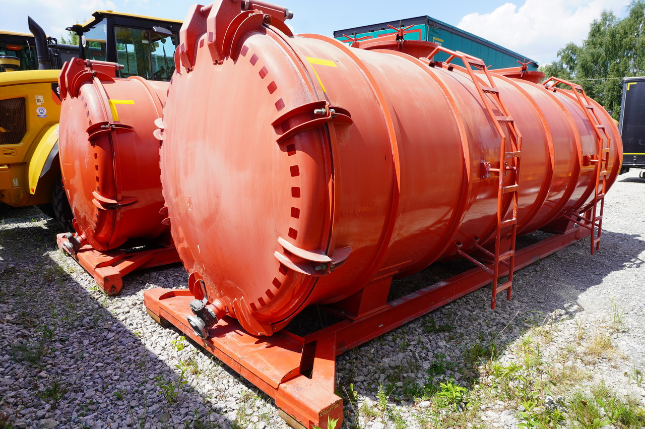 STAL UNUSED Septic barrel / 13000 l - Ampliroll/ Multibenne système: photos 4 STAL UNUSED Septic barrel / 13000 l - Ampliroll/ Multibenne système: photos 4