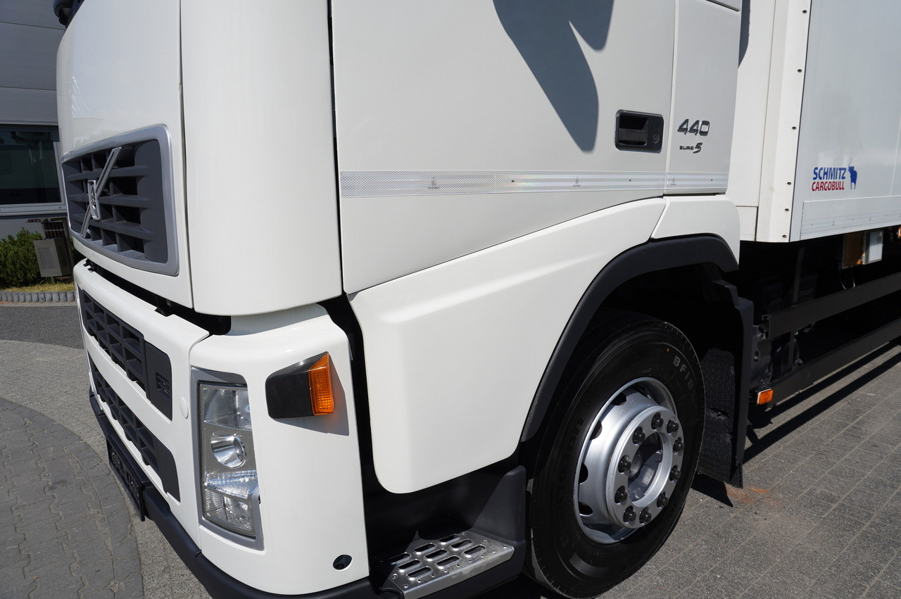 Camion frigorifique VOLVO FH 440 E5 6×2 Schmitz Refrigerator – pass-through Set 38 pallets: photos 11