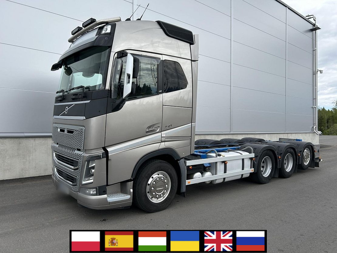 VOLVO FH16 750 8x4x4 / 750 HP! / chassis / 4th axle steered and lifted - Châssis cabine: photos 1 VOLVO FH16 750 8x4x4 / 750 HP! / chassis / 4th axle steered and lifted - Châssis cabine: photos 1