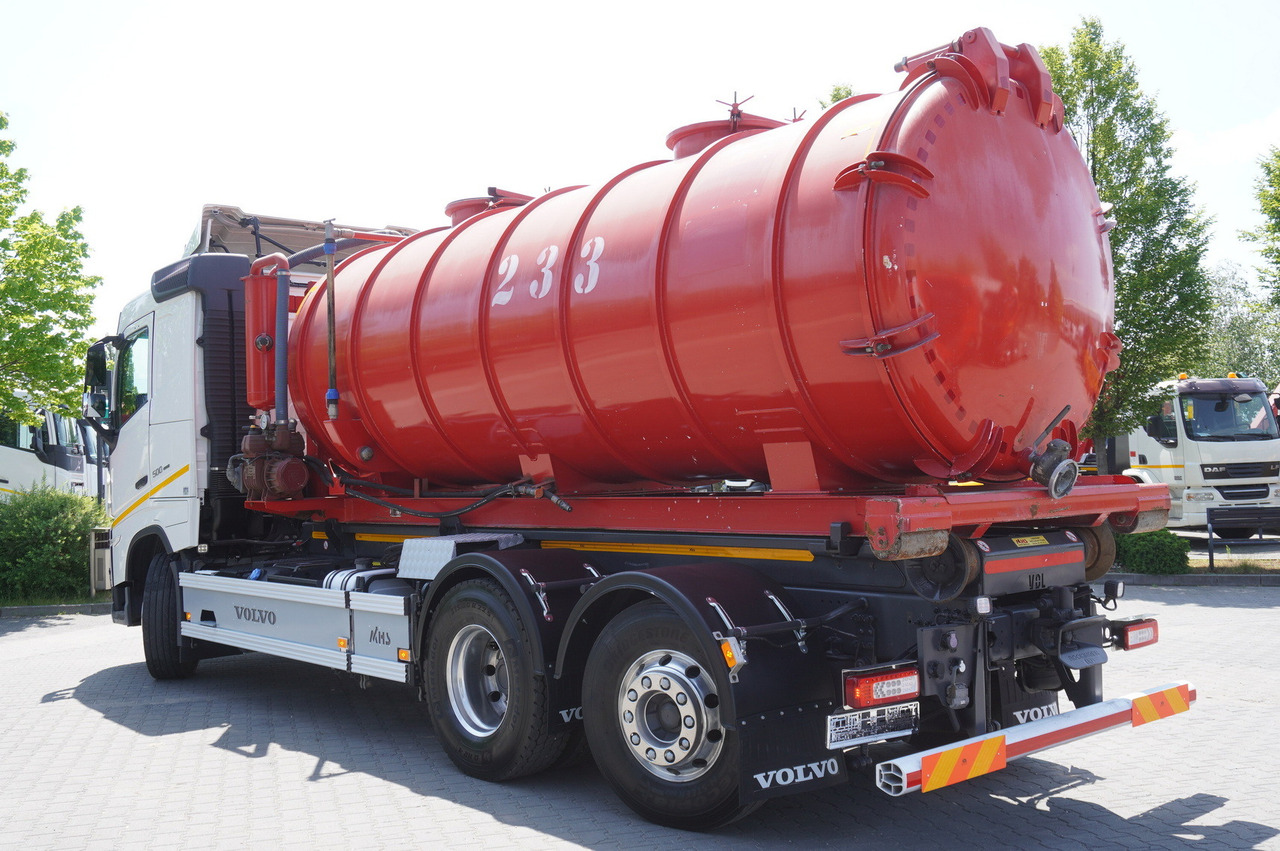 VOLVO Volvo FH 500 / Septic barrel 13000 l / Hook lift 21 t / 2022 / 3rd axle steered / 2 units - Tonne à lisier: photos 5 VOLVO Volvo FH 500 / Septic barrel 13000 l / Hook lift 21 t / 2022 / 3rd axle steered / 2 units - Tonne à lisier: photos 5