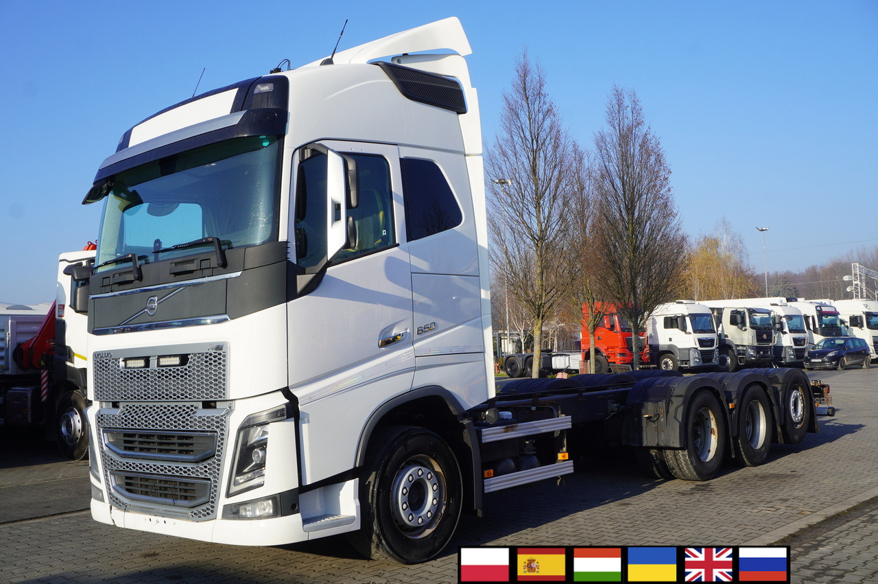VOLVO Volvo FH 650 8x4/4 / Truck chassis / steered 4th axle - Châssis cabine: photos 1 VOLVO Volvo FH 650 8x4/4 / Truck chassis / steered 4th axle - Châssis cabine: photos 1