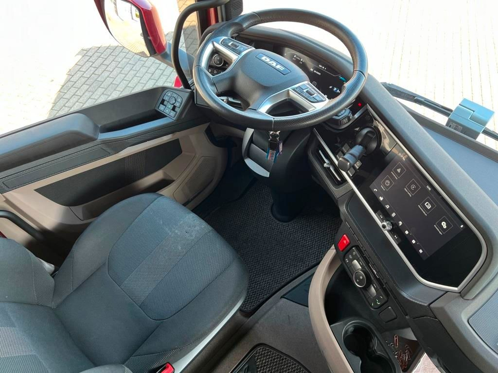 DAF XG 480 FT Low Deck Retarder Standklima 2xTank - Tracteur routier: photos 5 DAF XG 480 FT Low Deck Retarder Standklima 2xTank - Tracteur routier: photos 5