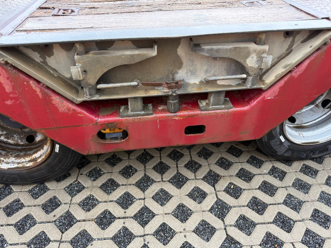 DEMMLER TÜ 4 Mit Radmulden 40To - Remorque porte-engin surbaissée: photos 5 DEMMLER TÜ 4 Mit Radmulden 40To - Remorque porte-engin surbaissée: photos 5