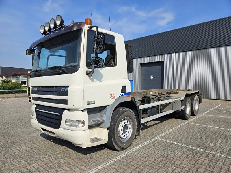 DAF CF 85 360 Manual 10 Tyres - Châssis cabine: photos 1 DAF CF 85 360 Manual 10 Tyres - Châssis cabine: photos 1