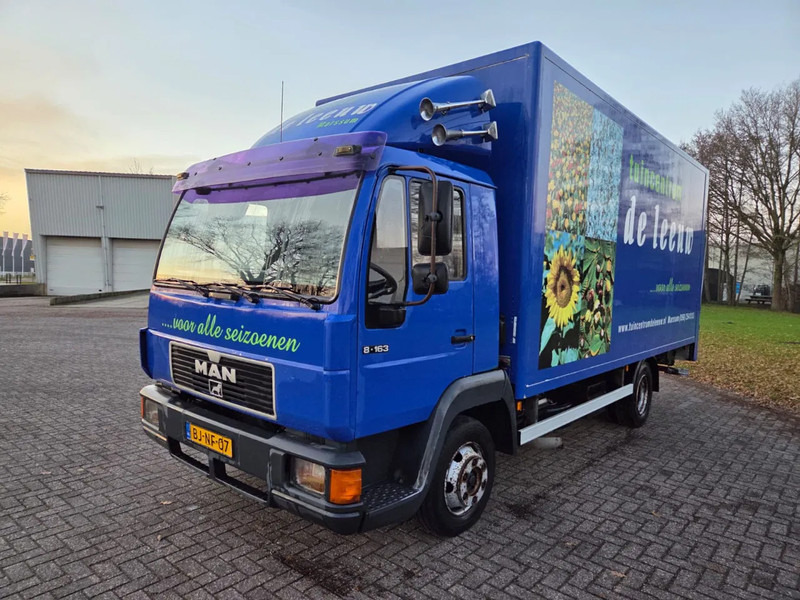 MAN L20 Full steel suspension Manual Dieslpump - Camion fourgon: photos 1 MAN L20 Full steel suspension Manual Dieslpump - Camion fourgon: photos 1