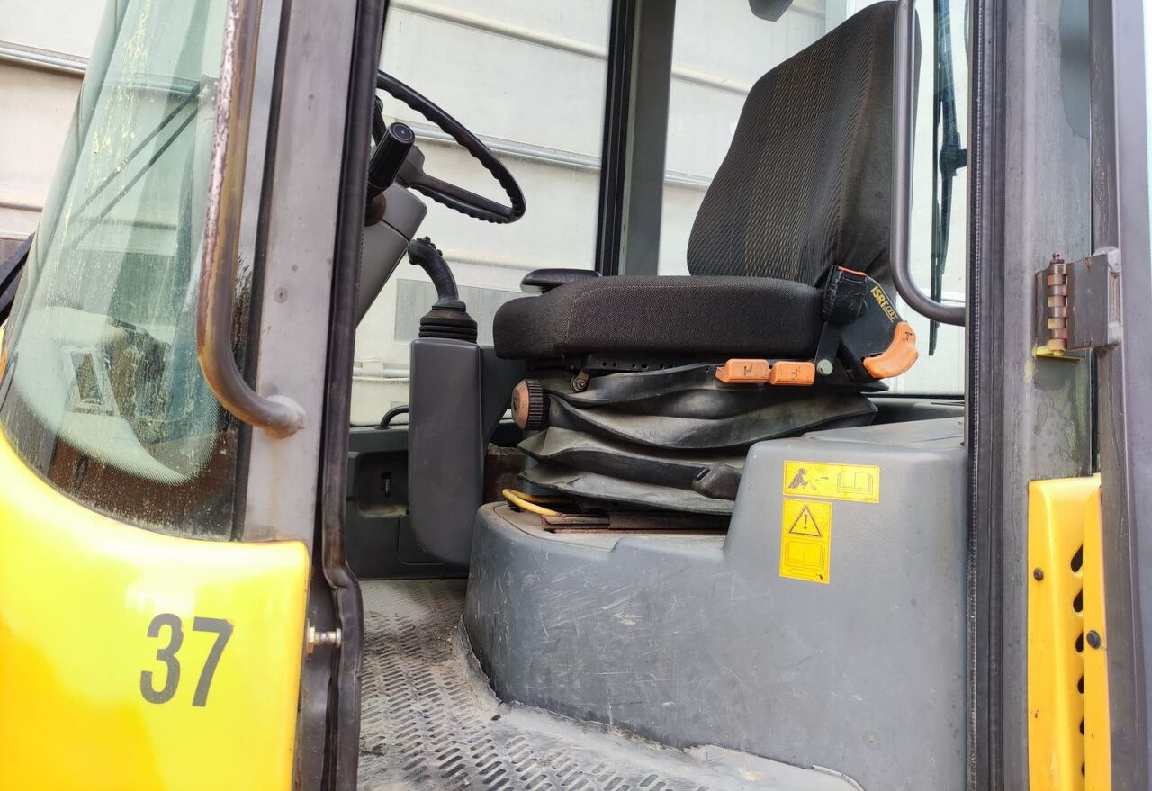 Volvo L30B - Chargeuse sur pneus: photos 2 Volvo L30B - Chargeuse sur pneus: photos 2