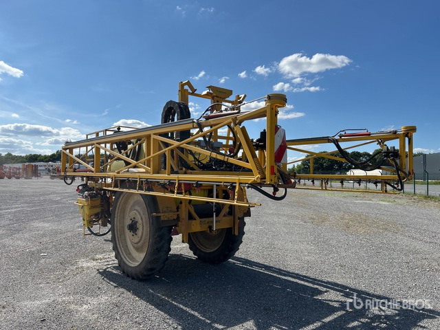 2005 Dubex Junior remote control on board Pull-Type Sprayer - Pulvérisateur traîné: photos 3 2005 Dubex Junior remote control on board Pull-Type Sprayer - Pulvérisateur traîné: photos 3