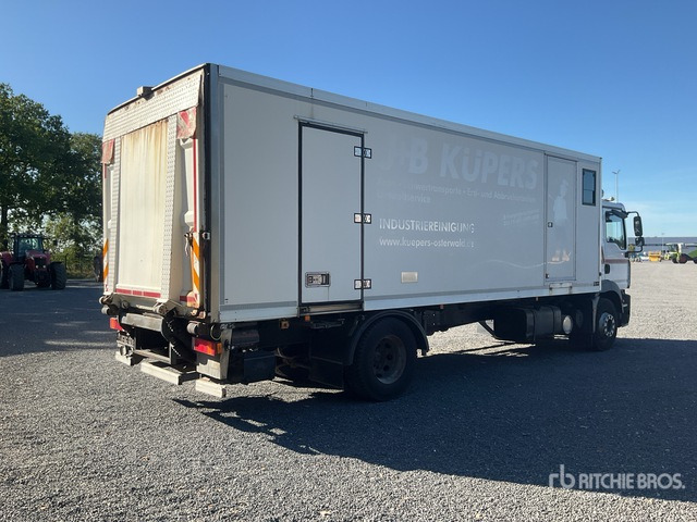 2006 M.A.N. TGM18:240 4x2 Cargo Box S/A Day Cab Truck Tractor - Broyeur/ Épareuse: photos 3 2006 M.A.N. TGM18:240 4x2 Cargo Box S/A Day Cab Truck Tractor - Broyeur/ Épareuse: photos 3
